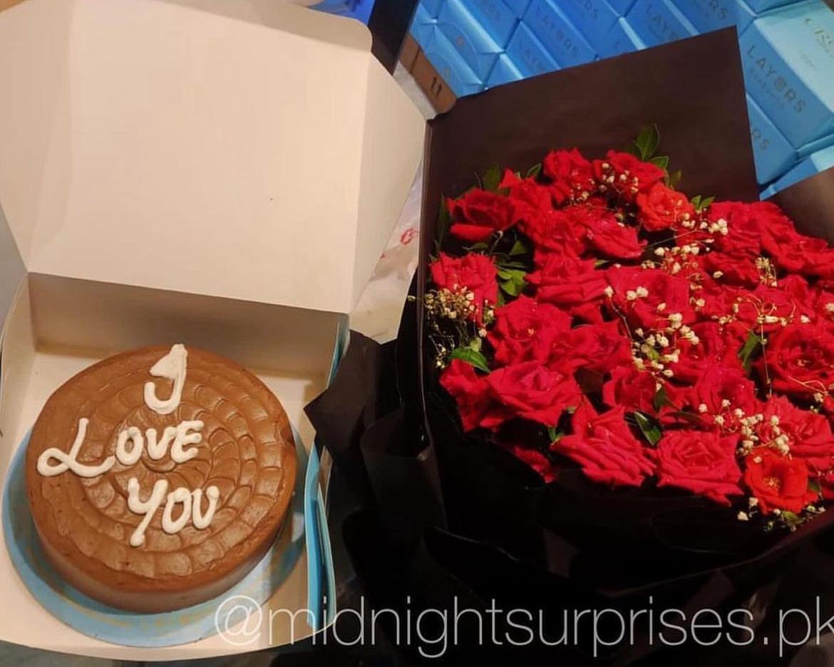 Cake And Red Roses Bouquet Midnight